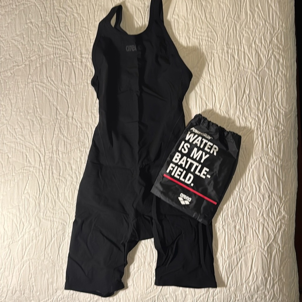 Arena Carbon Flex VX open back, all black (including logo), size 32